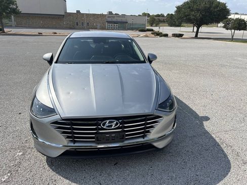 Used 2021 Hyundai Sonata SE FWD image 2