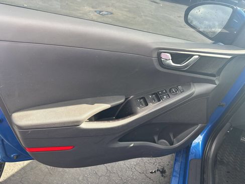 Used 2017 Hyundai Ioniq SEL image 8