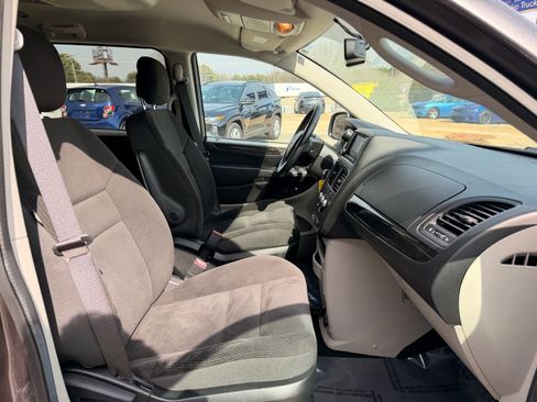 Used 2017 Dodge Grand Caravan SE w/ Power Window Group image 21