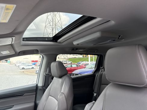Certified 2024 Honda Odyssey Touring image 28