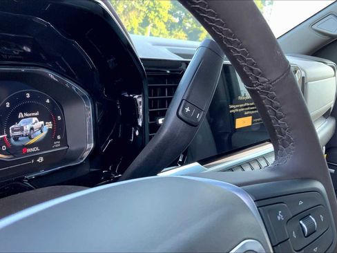 New 2025 GMC Sierra 2500 SLT w/ SLT Premium Package image 6