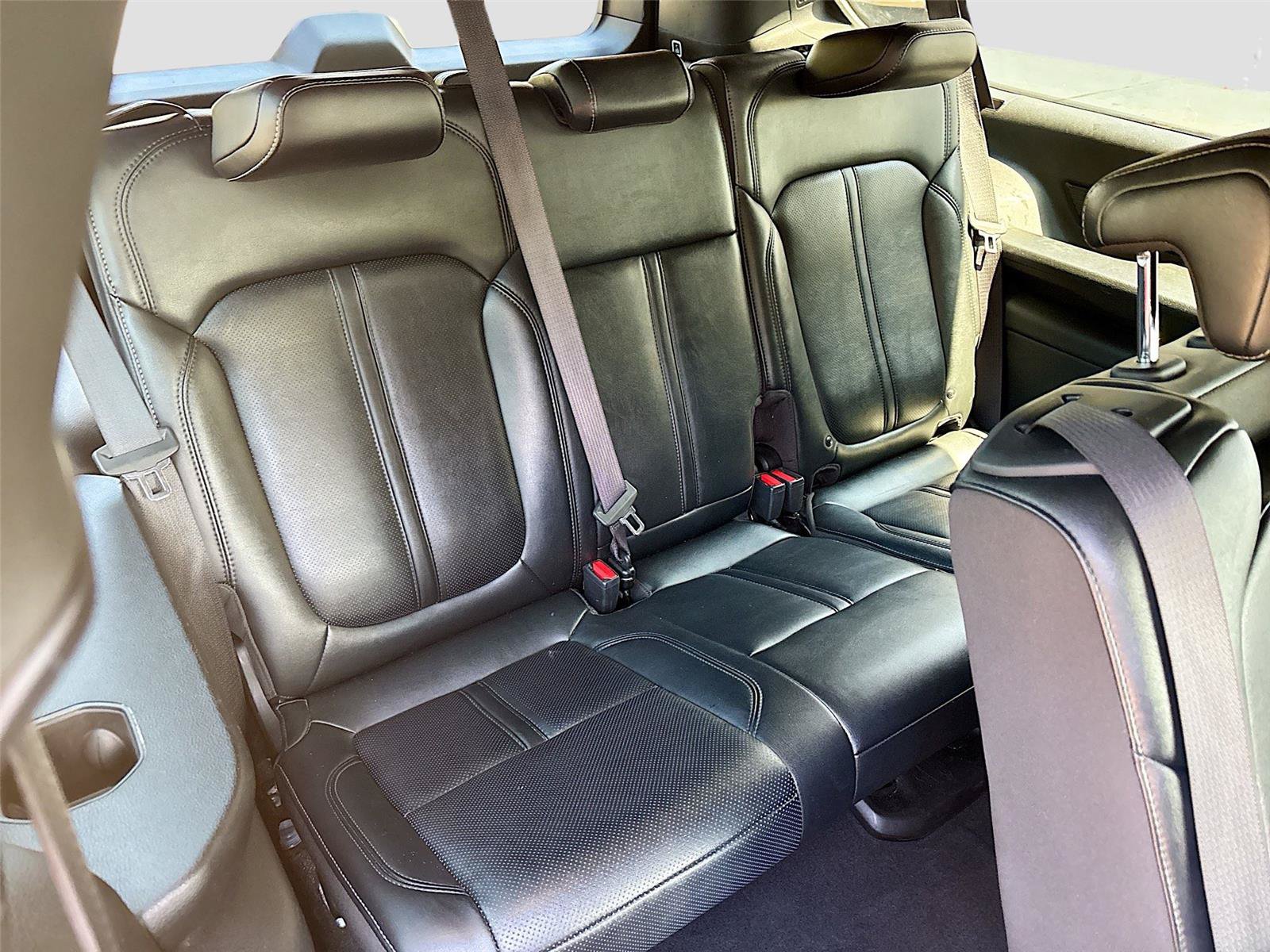 Used 2024 Jeep Wagoneer L Series II RWD image 27