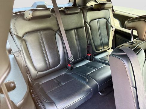 Used 2024 Jeep Wagoneer L Series II RWD image 27