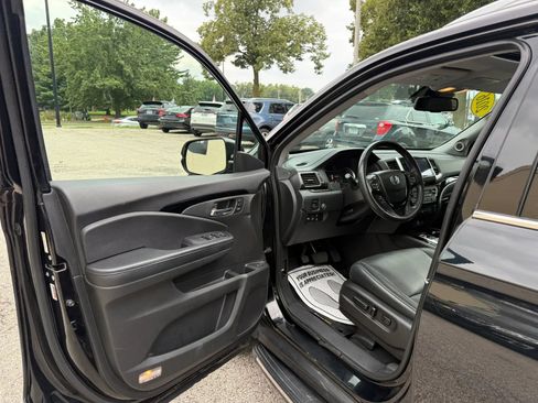 Used 2016 Honda Pilot Touring image 9