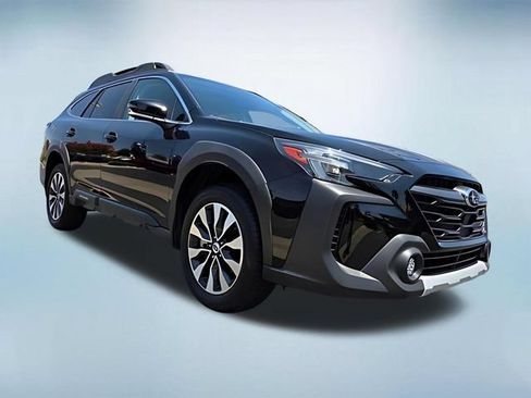 Used 2025 Subaru Outback Limited w/ Popular Package #2 AWD/4WD image 2