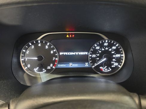 Used 2024 Nissan Frontier SV image 26