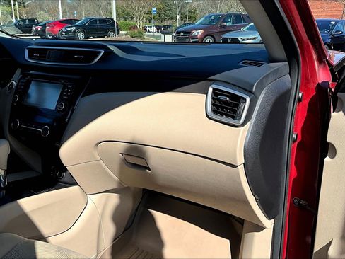 Used 2014 Nissan Rogue SV w/ SV Premium Package image 16