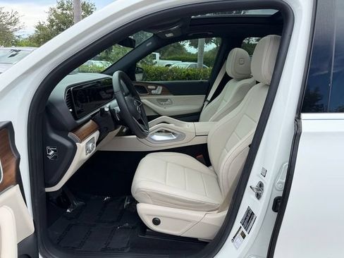 Used 2025 Mercedes-Benz GLE 350 4MATIC image 11