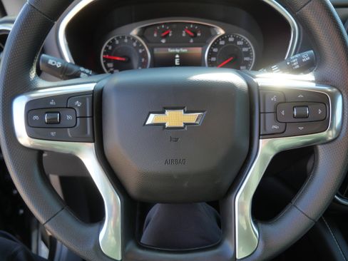 Used 2025 Chevrolet Blazer LT AWD/4WD image 25