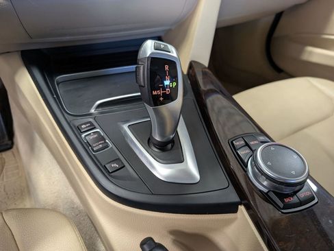 Used 2016 BMW 320i Sedan image 19