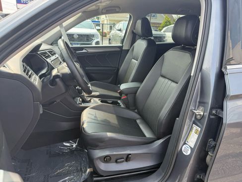 Certified 2023 Volkswagen Tiguan SE FWD image 19