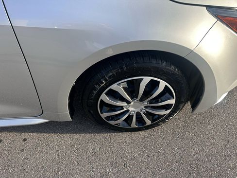 Used 2020 Toyota Corolla LE image 9