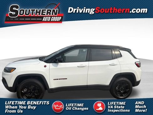 Used 2024 Jeep Compass Trailhawk AWD/4WD image 1