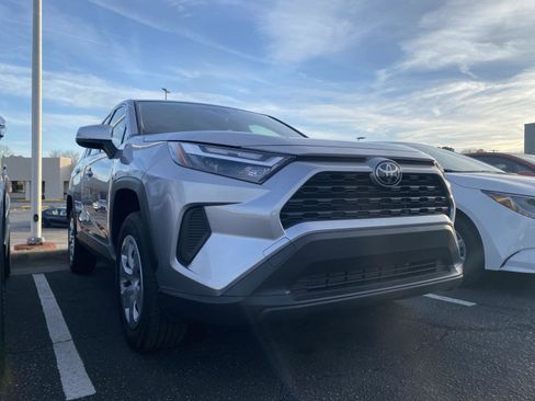 Used 2025 Toyota RAV4 LE image 15