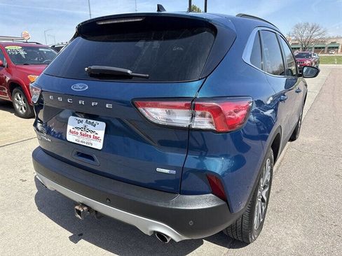 Used 2020 Ford Escape Titanium image 6
