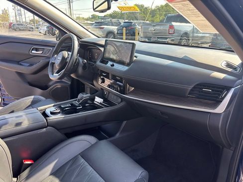 Used 2024 Nissan Rogue Platinum w/ Platinum Premium Package AWD/4WD image 37