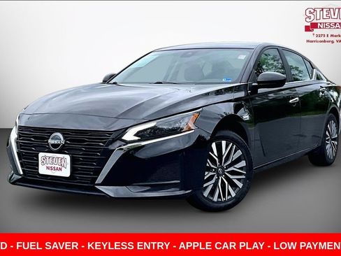 Used 2024 Nissan Altima 2.5 SV AWD/4WD image 3