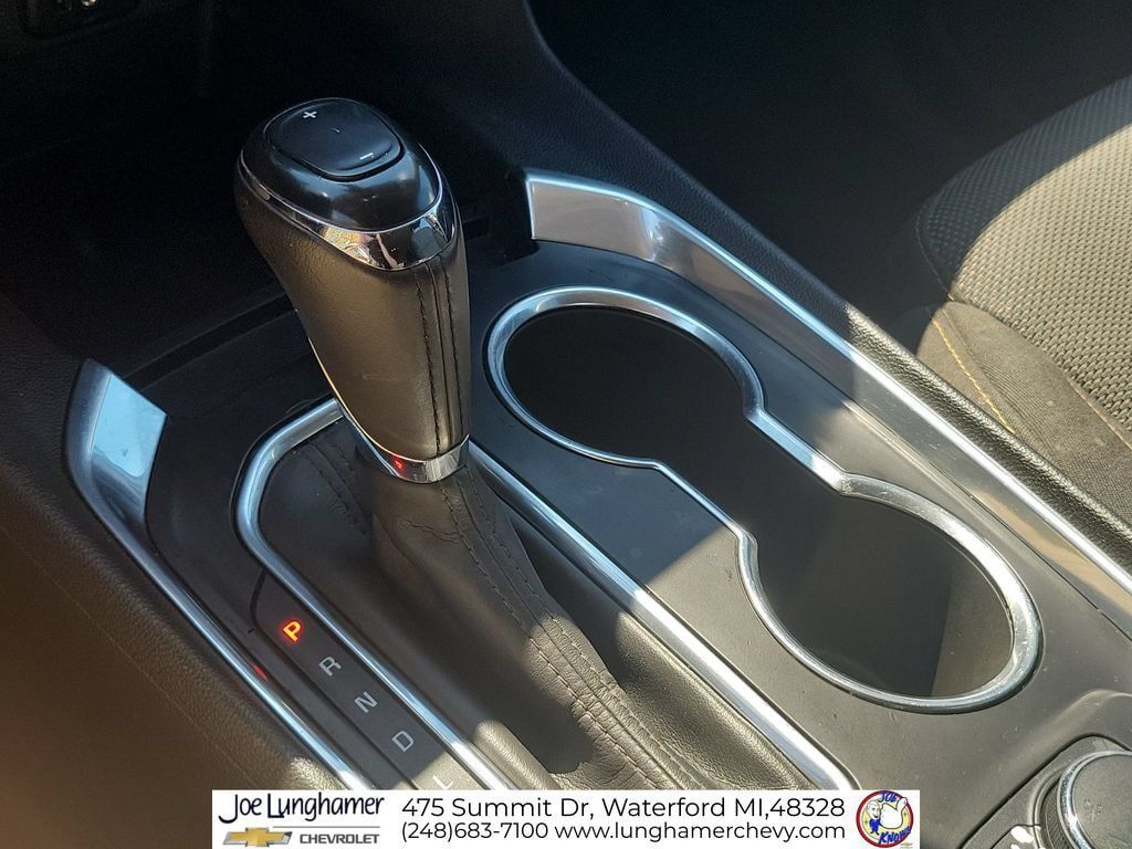 Certified 2020 Chevrolet Traverse LT FWD image 17