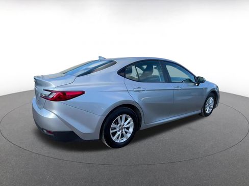 Used 2025 Toyota Camry LE image 15