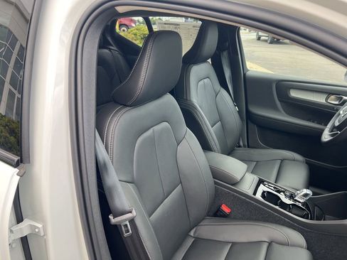 New 2026 Volvo XC40 B5 Plus w/ Protection Package Premier AWD/4WD image 35