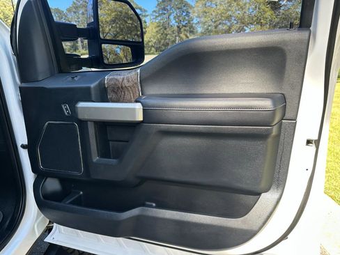 Used 2017 Ford F250 Lariat w/ Chrome Package image 25