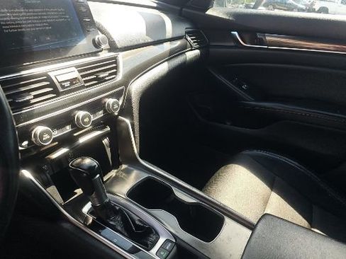 Used 2018 Honda Accord Sport image 8