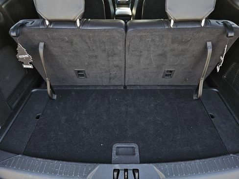 Used 2023 Ford Explorer Limited image 9