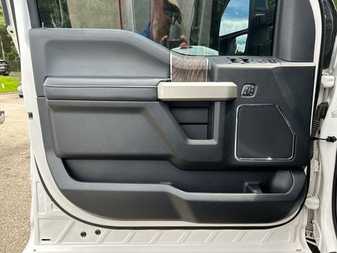Used 2019 Ford F350 Lariat w/ Lariat Ultimate Package AWD/4WD image 8