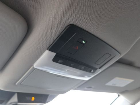 Used 2022 Nissan Rogue SV image 25