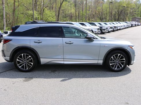 Used 2024 Acura ZDX A-Spec image 9