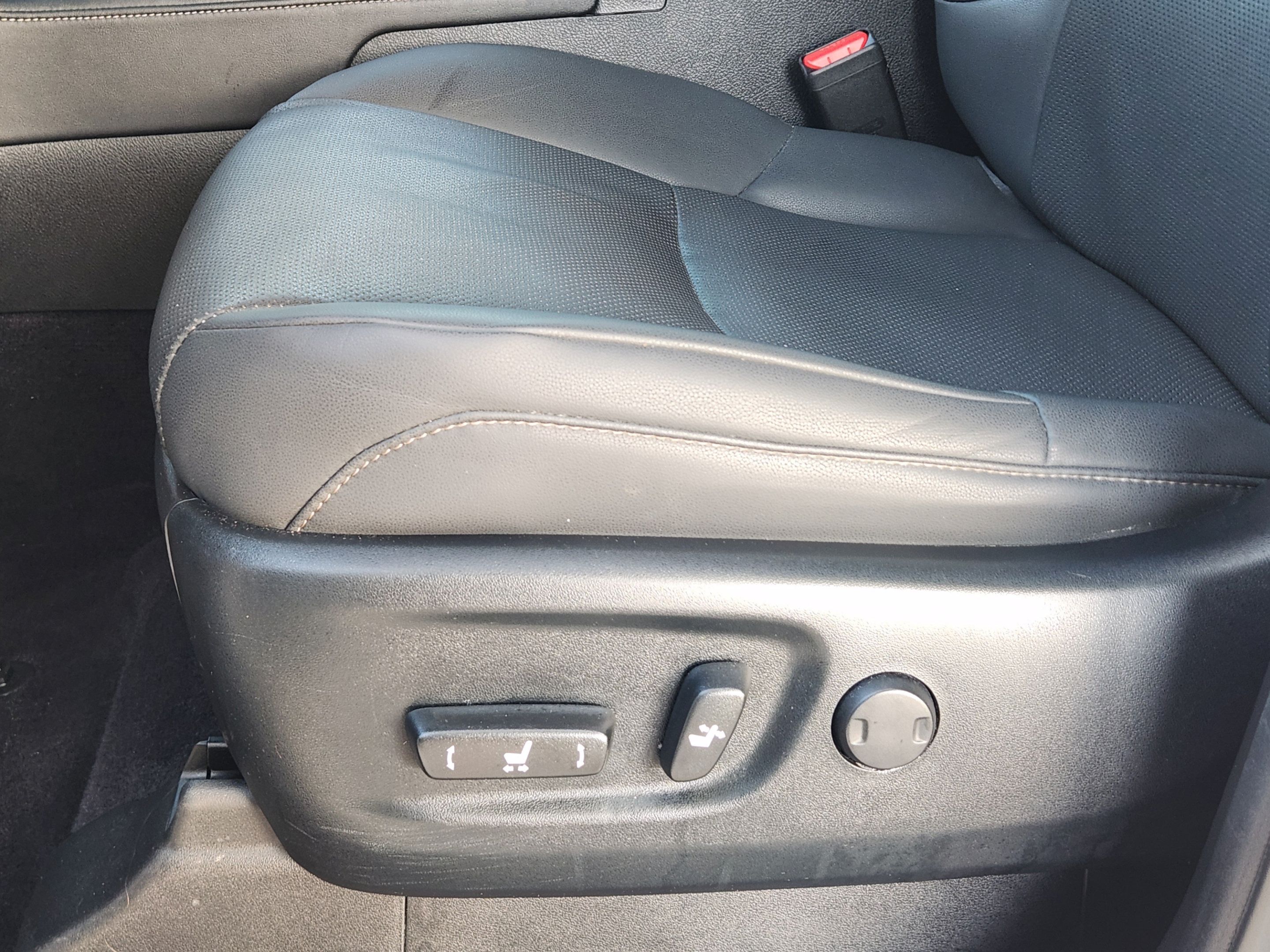 Used 2022 Lexus GX 460 Premium w/ Accessory Package AWD/4WD image 22