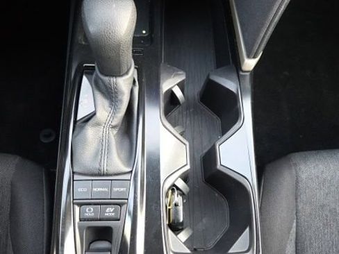 Used 2025 Toyota Camry LE image 18