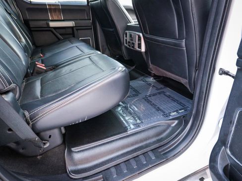 Used 2018 Ford F150 Lariat w/ Equipment Group 502A Luxury image 30