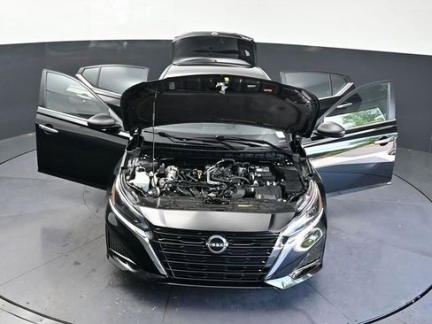 Used 2025 Nissan Altima 2.5 SV FWD image 42