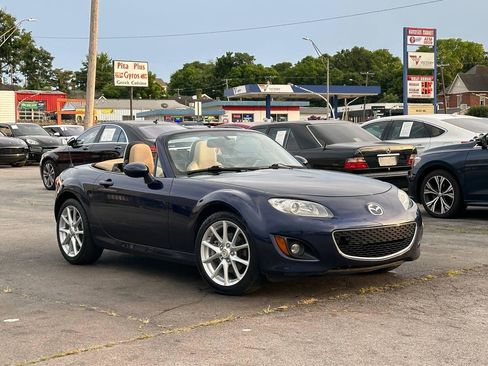 Used 2010 MAZDA MX-5 Miata Grand Touring w/ Premium Pkg RWD image 3