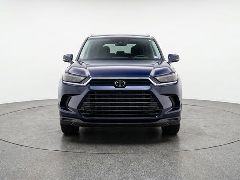 Used 2025 Toyota Grand Highlander FWD image 2
