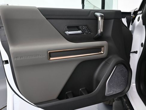 New 2025 GMC Hummer EV 2X image 19
