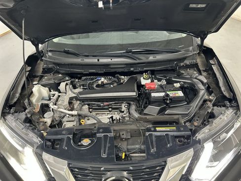 Used 2020 Nissan Rogue SV image 23