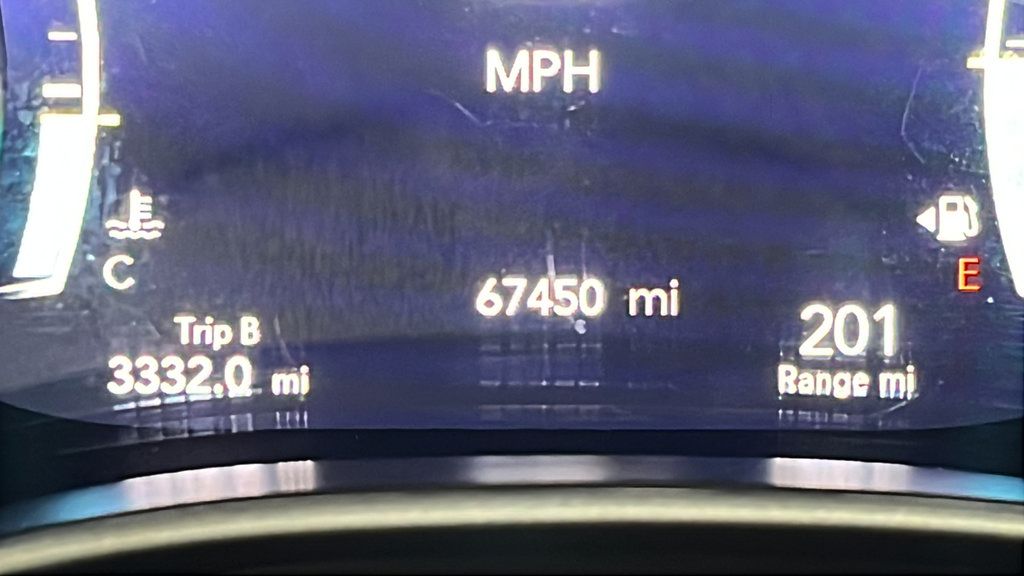 Used 2024 Chrysler Pacifica Touring-L FWD image 10