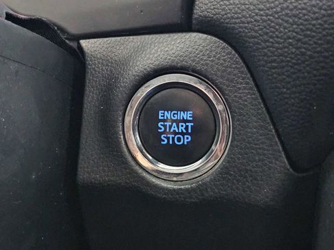 Used 2022 Toyota RAV4 XLE Premium image 58