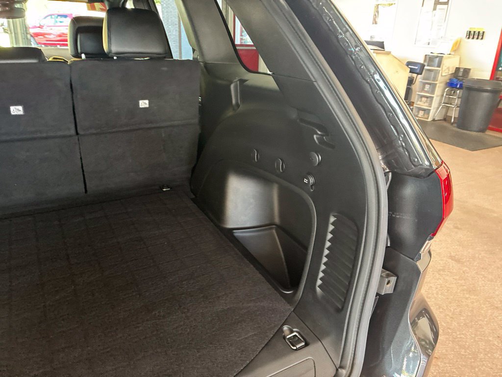 Used 2021 Jeep Grand Cherokee Limited AWD/4WD image 21