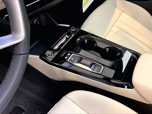 New 2027 Audi Q6 e-tron Premium AWD/4WD image 7