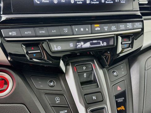 Certified 2025 Honda Odyssey EX-L image 9