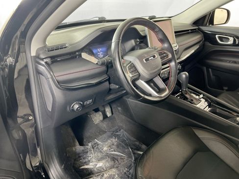Used 2022 Jeep Compass Trailhawk w/ Trailhawk Convenience Group AWD/4WD image 9