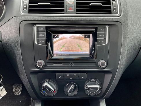 Used 2017 Volkswagen Jetta S w/ Jetta S Cold Weather Package image 22