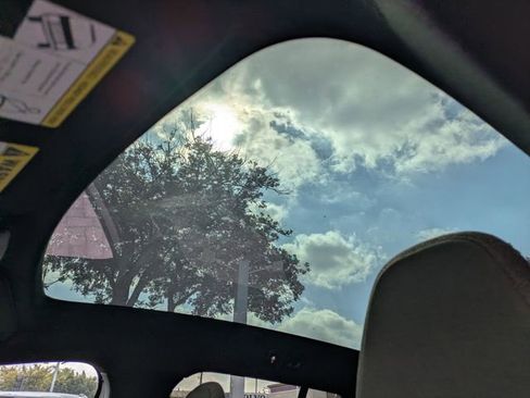 New 2025 Volvo EX30 Plus w/ Climate Package image 15