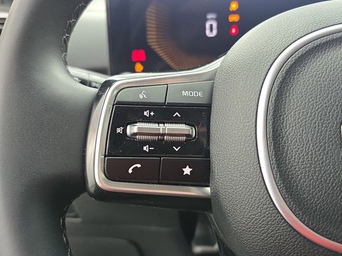 Used 2025 Kia Sorento S w/ Panoramic Sunroof Package image 17