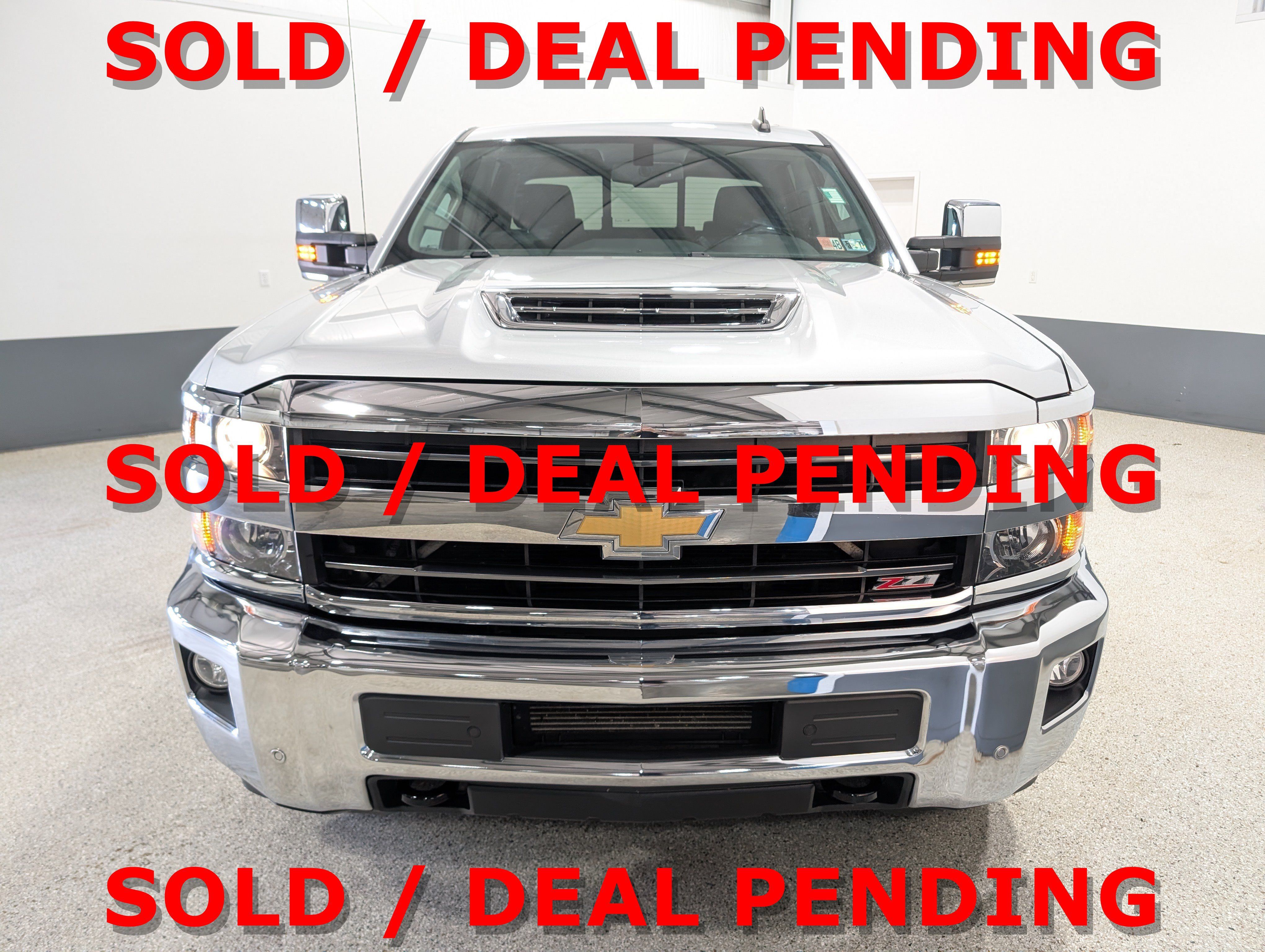 Used 2019 Chevrolet Silverado 3500 LTZ w/ Duramax Plus Package AWD/4WD image 8