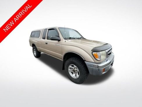 Used 2000 Toyota Tacoma 4x4 Xtracab image 1