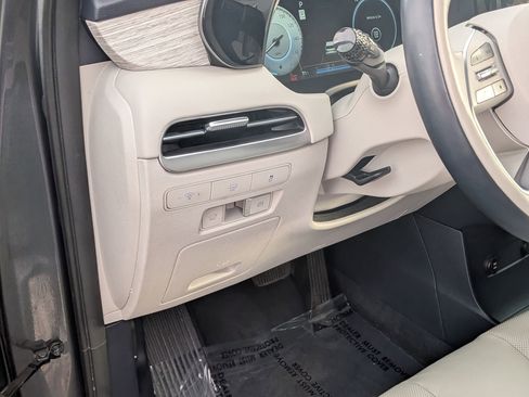 Used 2024 Hyundai Palisade Calligraphy image 17